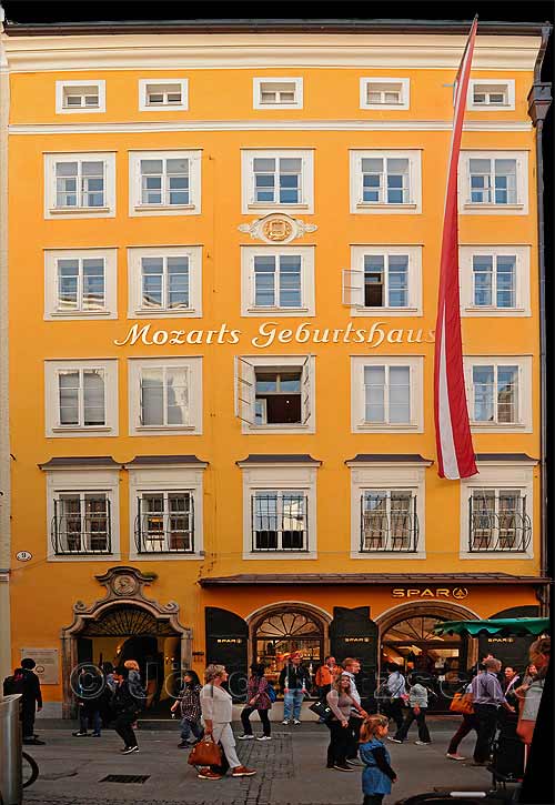 Birthplace of Wolfgang Amadeus Mozart in the Getreidegasse - Jrg Nitzsche Hamburg Germany