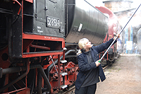 Vereinsmitglied des Eisenbahnmuseum Leipzig-Plagwitz beim Subern der Gesellschaftswagen - Fotograf - Hamburg - Norderstedt - Ahrensburg - Jrg Nitzsche